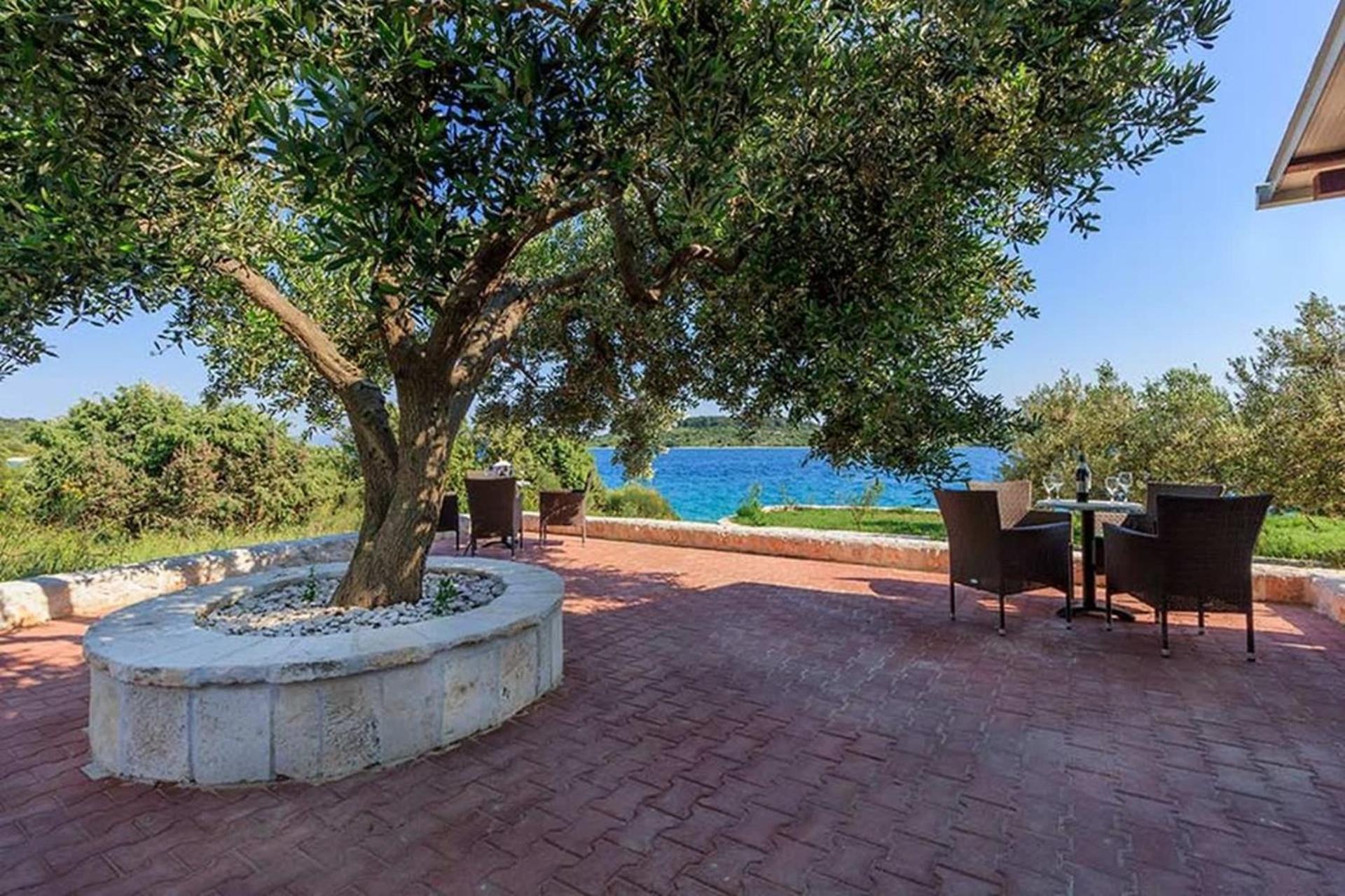 Traditional Dalmatian Stone House By The Sea オクルグ・ゴルニ エクステリア 写真